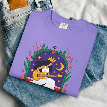 Vibrato Queen Guitar Tarot T-Shirt